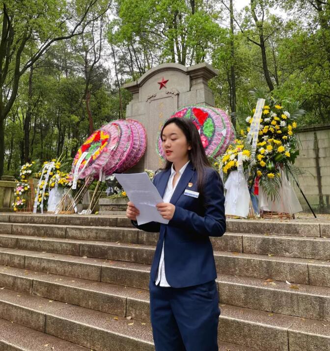 學習黨史，致敬英雄---南昌向遠軌道技術(shù)學校開展清明節(jié)祭掃主題團日活動