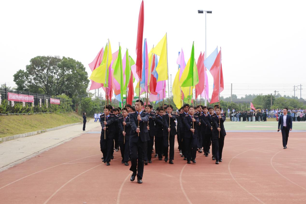 熱烈祝賀南昌向遠(yuǎn)軌道技術(shù)學(xué)校第十四屆運(yùn)動(dòng)會(huì)盛大開幕