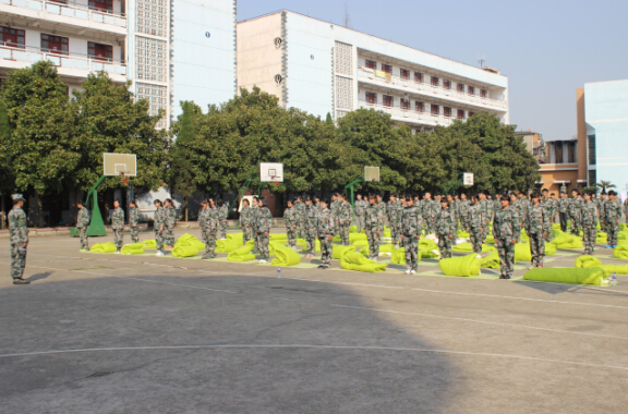 南昌向遠軌道技術(shù)學(xué)校2016春季軍訓(xùn)