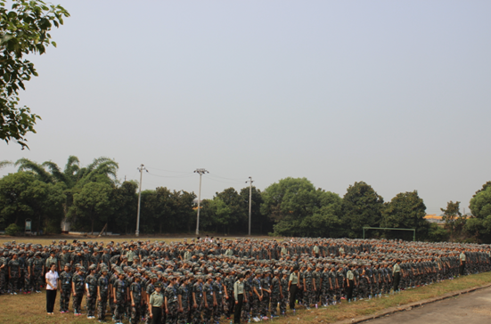 我校軌道學(xué)校成功舉辦2015秋季新生軍訓(xùn)動(dòng)員大會(huì)